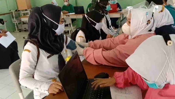 19 Orang Guru di Pangandaran Gagal Disuntik Vaksin