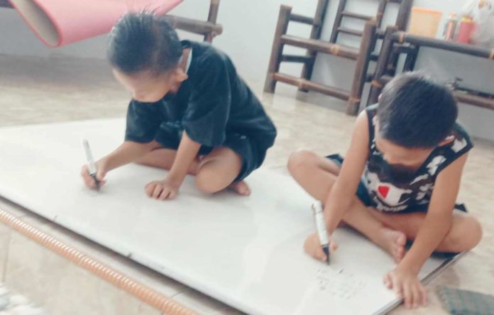 Anak-anak di Pangandaran