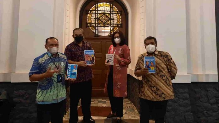Buku Trilogi Karya Aqua Dwipayana Diborong Pimpinan BNI