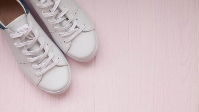 Cara Membersihkan Sepatu Putih