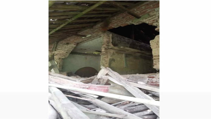 Diguyur Hujan, Dinding Rumah Warga Tambaksari Ciamis Jebol