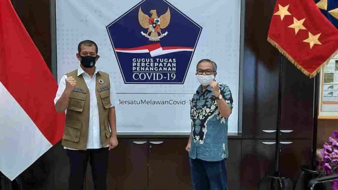 Dr Aqua Hadiri Penganugerahan Doktor Kehormatan Kepala BNPB