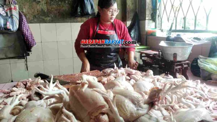 Harga Daging Ayam dan Sayuran di Pasar Ciamis Naik
