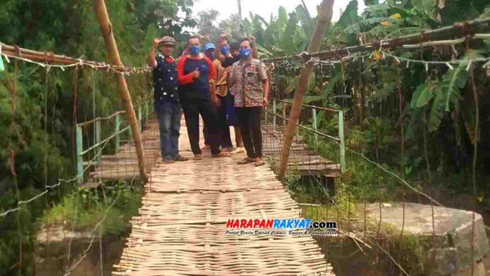 Jembatan Ambruk