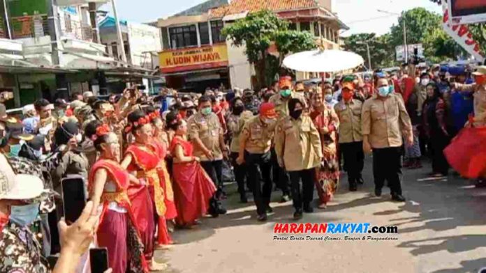 Seni Tradisional