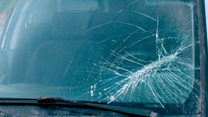 Memperbaiki Kaca Mobil Retak, Berikut Langkah-langkahnya