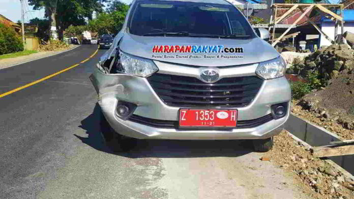 Mobil Milik Pemkot Tasikmalaya Hantam Motor di Pangandaran