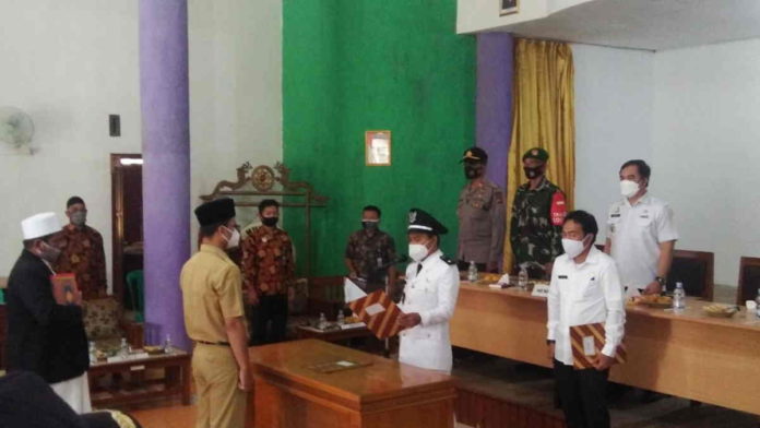 Pelantikan Kasi Kesra Desa Muktisari Ciamis Terapkan Prokes