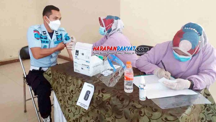 Pelayan Publik di Ciamis Hari Ini Jalani Vaksinasi Covid-19 Tahap Pertama