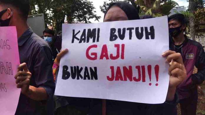 Buruh mengadu ke Disnaker Ciamis