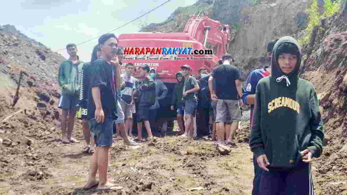 Puluhan Warga Gunung Nangka Kota Tasikmalaya Ontrog Lokasi Galian C