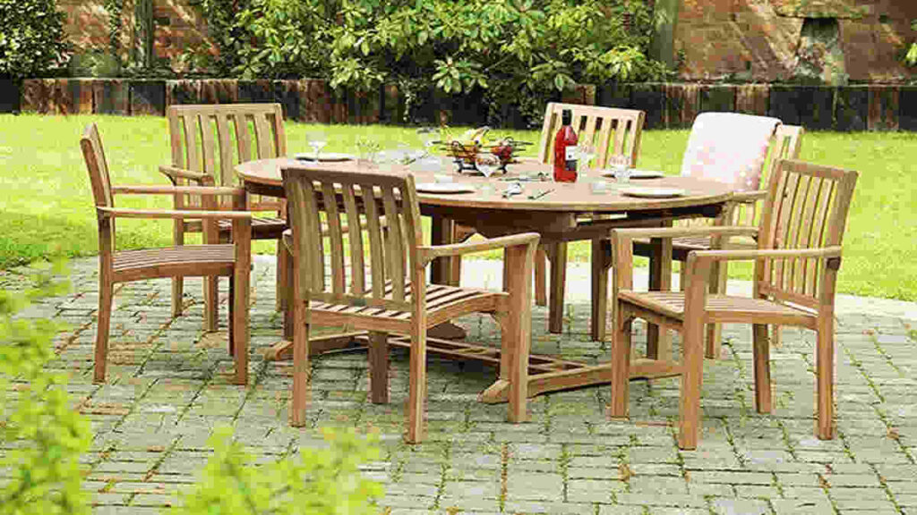 Ruang Makan Outdoor Minimalis