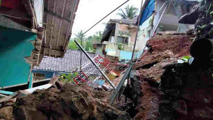 Tertimpa longsor di Ciamis