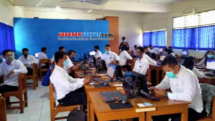 Warga Neglasari Ciamsi Antusias Ikuti Seleksi Perangkat Desa