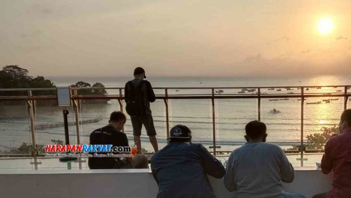 Berburu Sunset di Pangandaran