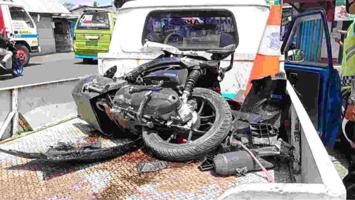 Di Tasikmalaya, Motor Matic Ringsek Ditabrak Avanza
