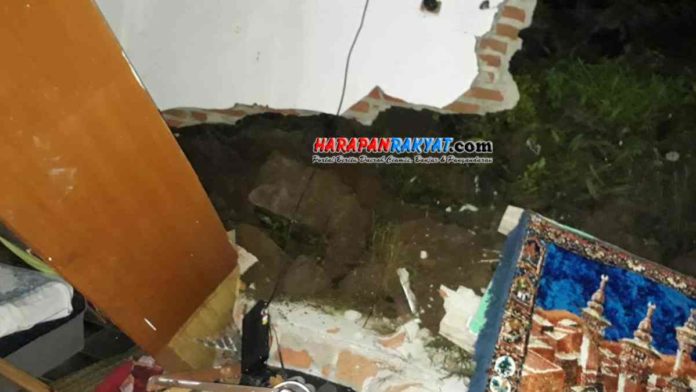 Dinding Rumah Warga Sagalaherang Ciamis Jebol Diterjang Longsor