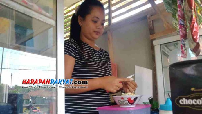 Ibu Muda di Pangandaran