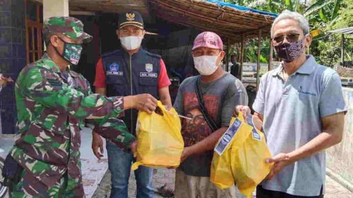 Muspika Banjarsari Ciamis Salurkan Bantuan Sembako untuk ODGJ