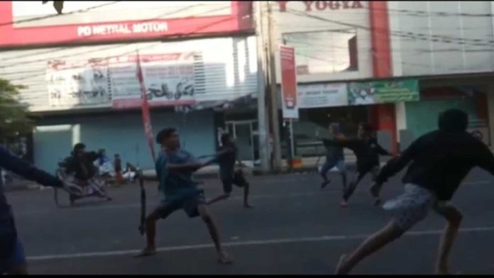 Perang Sarung di Kota Banjar