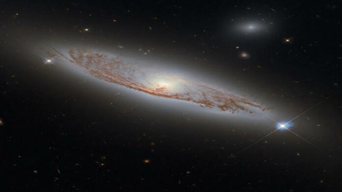 Galaksi Spiral NGC 5037 Menakjubkan, Detail Luar Biasa Terlihat