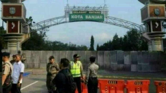 Gambar Tugu Perbatasan