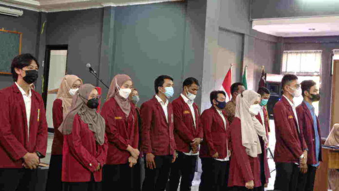 Pengurus Baru Dilantik, IMM Kota Tasikmalaya Santuni Anak Yatim