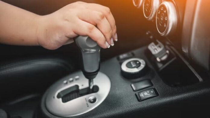 Perawatan Mobil Matic vs Manual