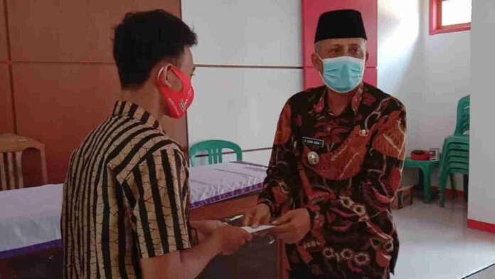 Wabup Pangandaran Berikan Gajinya untuk Santuni Warga