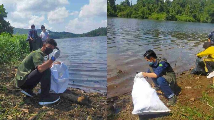 Aksi Pungut Sampah di Situ Lengkong Ciamis