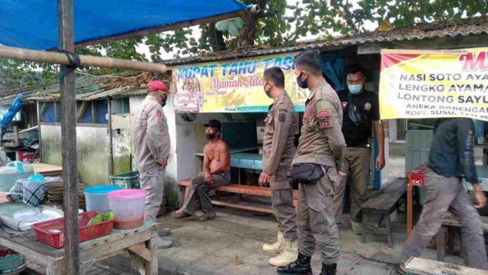 Aktivitas Pedagang Asongan dan Pelaku Wisata Pangandaran Dibatasi