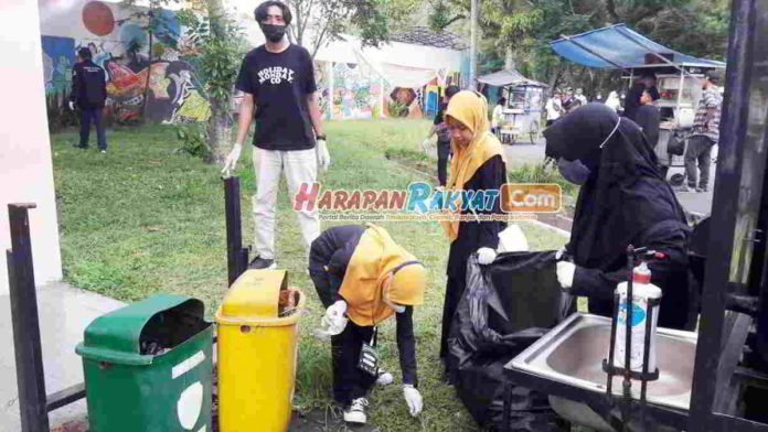 Banyak Sampah di Dadaha Kota Tasikmalaya
