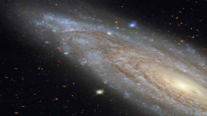 Galaksi Spiral NGC 3254, Terletak di Rasi Leo Minor