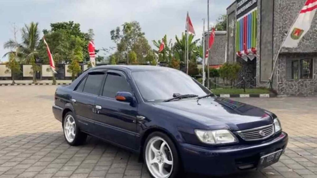 Mobil Sedan Bekas