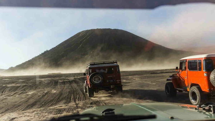 Sinopsis Kutukan 9 Setan Kisah Liburan ke Bromo yang Penuh Hal Mistis