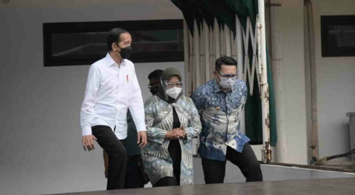 Soal Kerumunan Vaksinasi di GBLA, Gubernur Jabar Minta Maaf