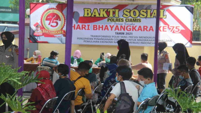 Vaksinasi Massal, Polres Ciamis Targetkan 6.000 Orang Per Hari