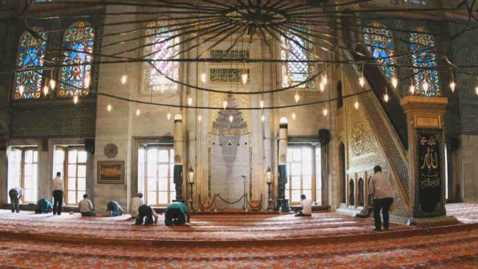 Adab di dalam Masjid, Amalan Penuh Rahmat dan Pahala