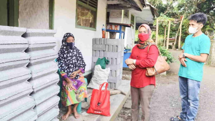 Anggota DPRD Pangandaran Distribusikan Bantuan Isoman dari Pemkab