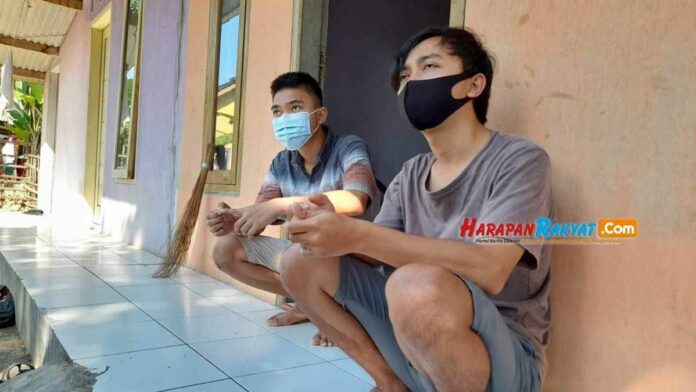 Dua Anak Remaja