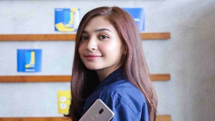 Mikha Tambayong Lulus Harvard Membuat Bangga Banyak Pihak