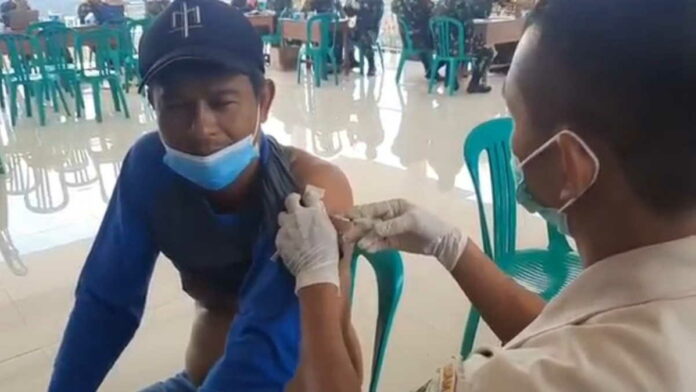 Ratusan Pekerja Bendungan Leuwi Keris di Tasikmalaya Ikuti Vaksinasi