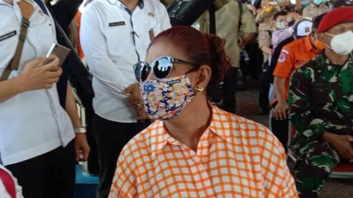 Susi Pudjiastuti Menteri Luhut