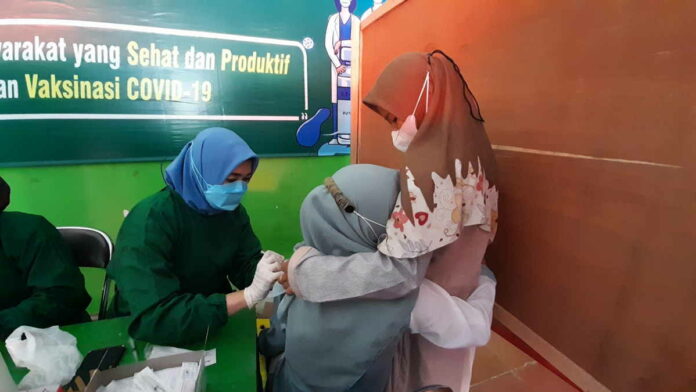 Wujudkan Herd Immunity, Ponpes Al Azhar Kota Banjar Dukung Vaksinasi