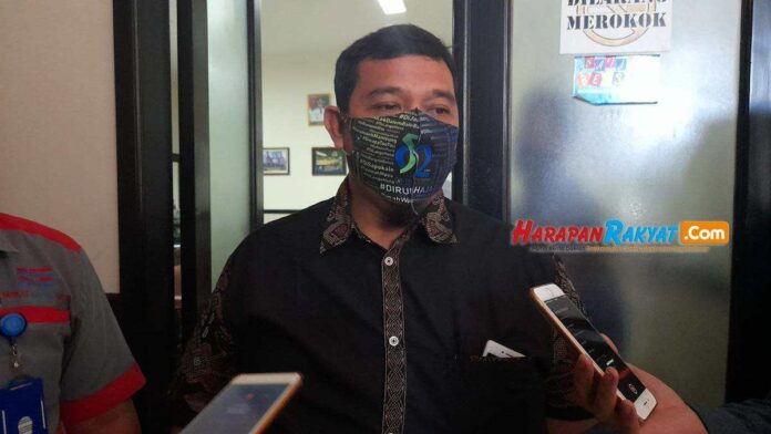 ratusan karyawan pabrik