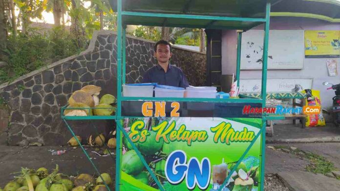 tukang es kelapa