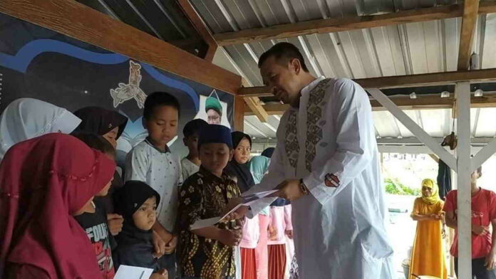 Anak Yatim di Kawali Dapat Santunan dari Sekretaris Demokrat Ciamis