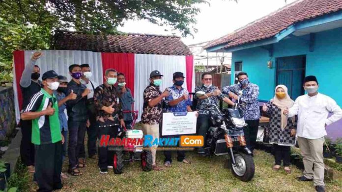 Bantuan Traktor di Ciamis