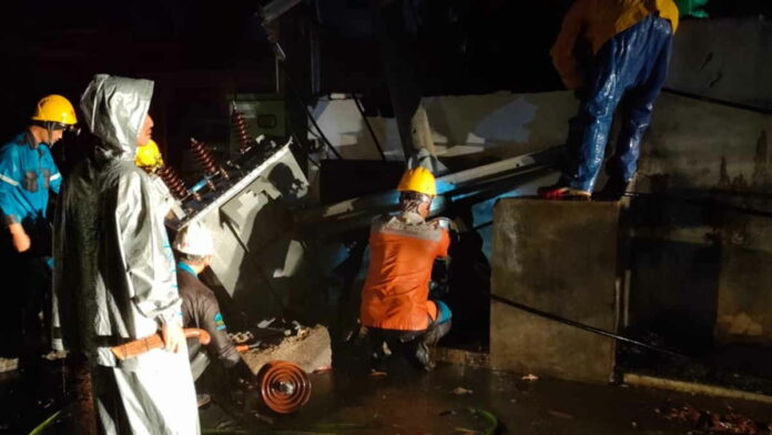 Hujan Deras, Rumah Warga Pangandaran Rusak Tertimpa Pohon
