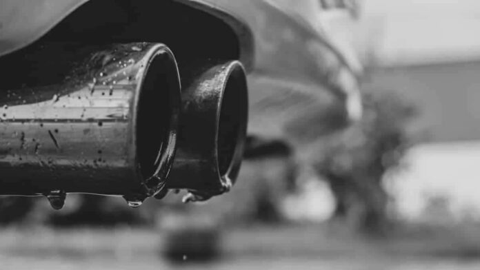Knalpot Mobil Keluar Air